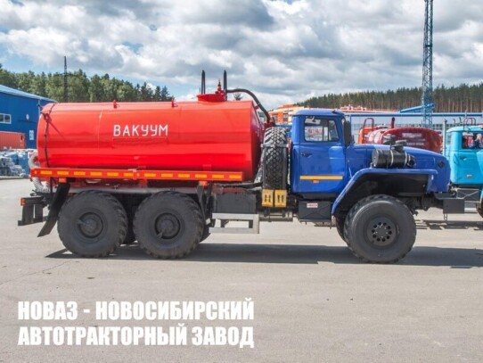 Ассенизатор объёмом 6 м³ на базе Урал 5557-1112-60 модели 8657 (фото 1)