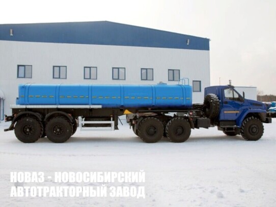 Автопоезд из седельного тягача Урал NEXT 44202-5311-74 и полуприцепа цистерны для технической воды модели 3598 (фото 1)