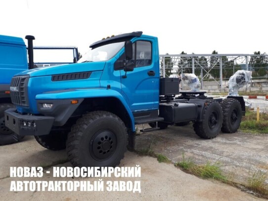 Автопоезд из седельного тягача Урал NEXT 44202-5311-74 и бортового полуприцепа модели 7876 (фото 1)