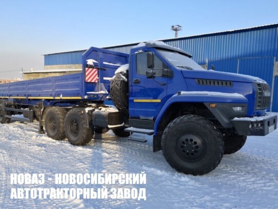 Автопоезд из седельного тягача Урал NEXT 44202-5311-74 и бортового полуприцепа модели 7959 (фото 1)