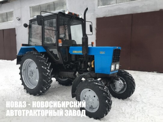 Трактор МТЗ Беларус 82.1 с пескоразбрасывателем ПРМ-1,6 (фото 1)