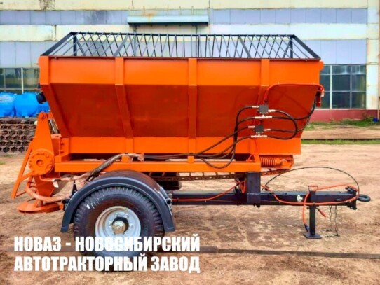 Полуприцеп пескоразбрасыватель тракторный ЛКТ-ПРПП-3,5 объёмом 3,5 м³ (фото 1)