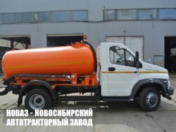 Ассенизатор с цистерной объёмом 4,3 м³ для жидких отходов на базе ГАЗон NEXT C41R33 с мойкой высокого давления и площадкой для биокабин с доставкой в Белгород и Белгородскую область