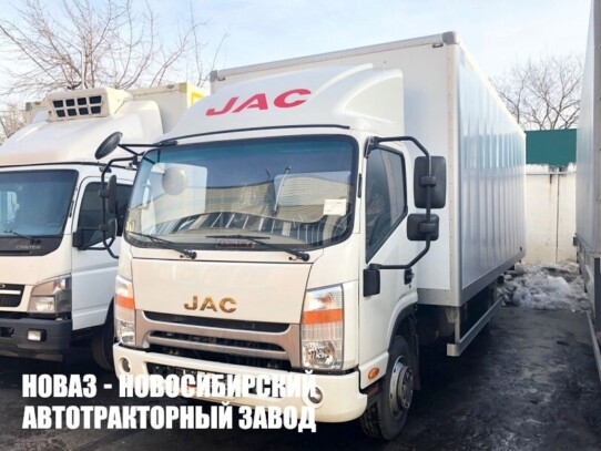 Промтоварный фургон JAC N90LS грузоподъёмностью 4,4 тонны с кузовом 6200х2550х2550 мм (фото 1)